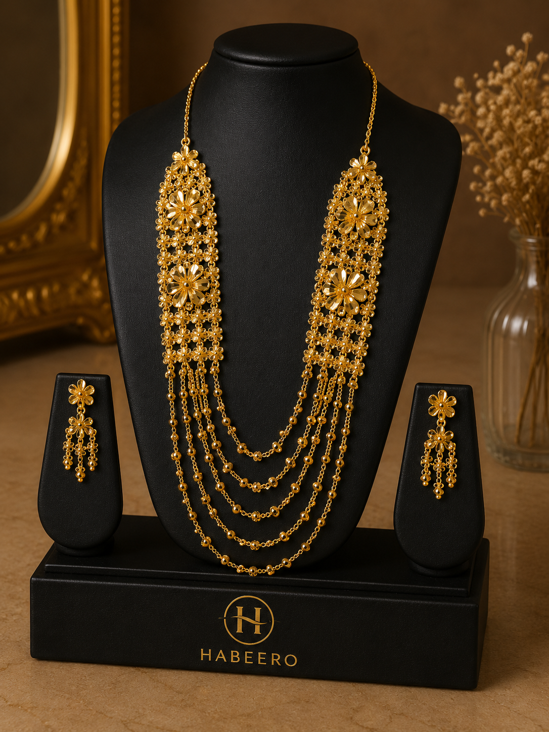 Schmuckset-Halskette-Ohrringe-3 Goldfarbenes Schmuckset mit Blumen- und Kettendesign – Halskette & Ohrringe – Bild 1